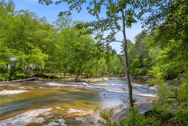 105 Chauga Valley Road, Westminster, SC 29693