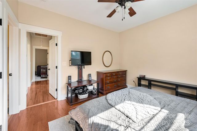 17 Teems Lane, Asheville, NC 28805