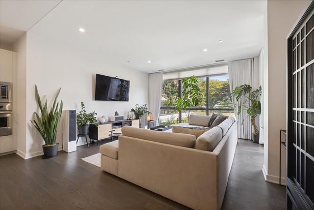 1648 W Division Street 208, Chicago, IL 60622