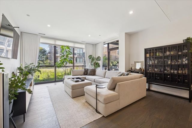 1648 W Division Street 208, Chicago, IL 60622