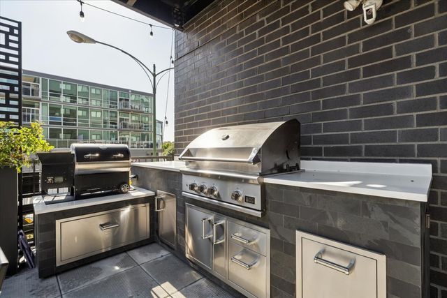 1648 W Division Street 208, Chicago, IL 60622