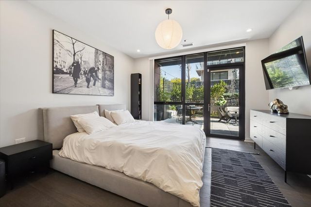 1648 W Division Street 208, Chicago, IL 60622