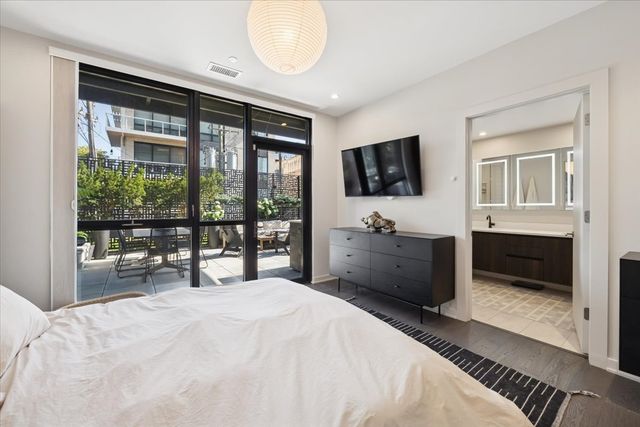 1648 W Division Street 208, Chicago, IL 60622