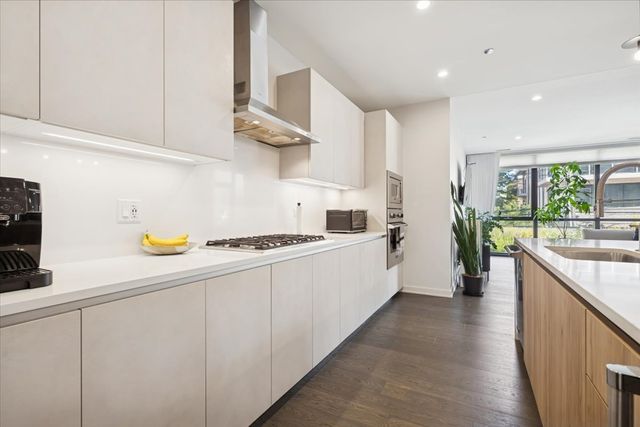 1648 W Division Street 208, Chicago, IL 60622