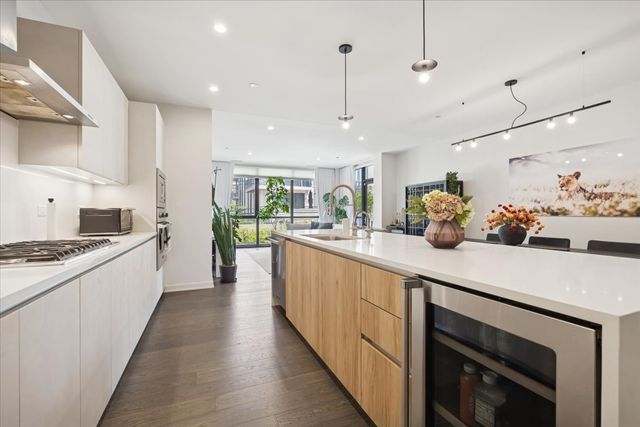 1648 W Division Street 208, Chicago, IL 60622