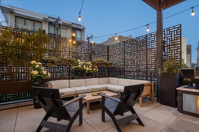 1648 W Division Street 208, Chicago, IL 60622