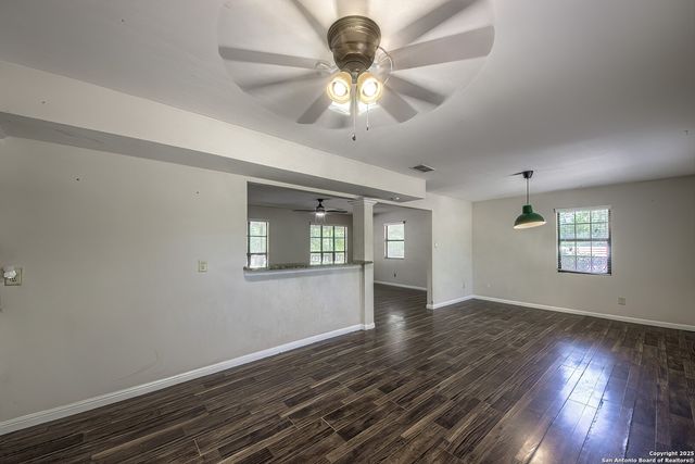 324 Hickory Hill, La Vernia, TX 78121