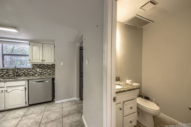 324 Hickory Hill, La Vernia, TX 78121