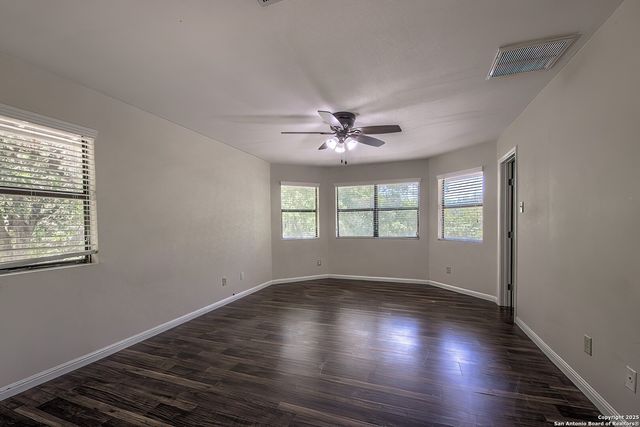 324 Hickory Hill, La Vernia, TX 78121