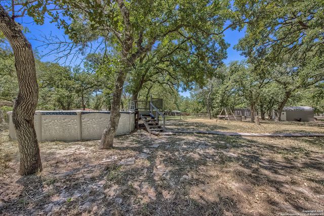 324 Hickory Hill, La Vernia, TX 78121