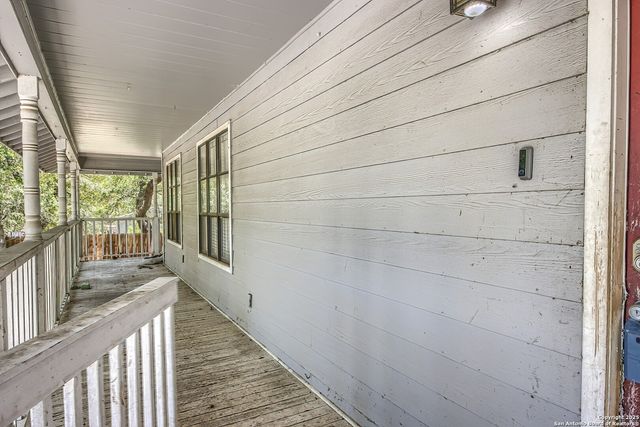 324 Hickory Hill, La Vernia, TX 78121