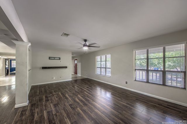 324 Hickory Hill, La Vernia, TX 78121