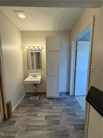 3860 W 37th Street, Cleveland, OH 44109