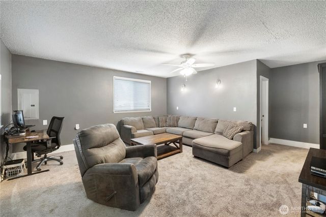 2322 Pamela Place, Steilacoom, WA 98388