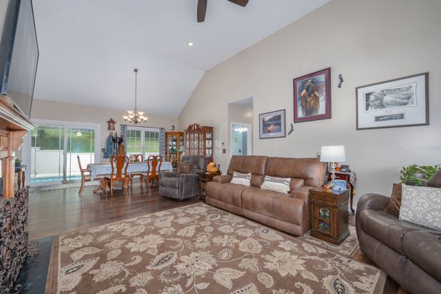 769 Happy Valley Rd, Bell Buckle, TN 37020
