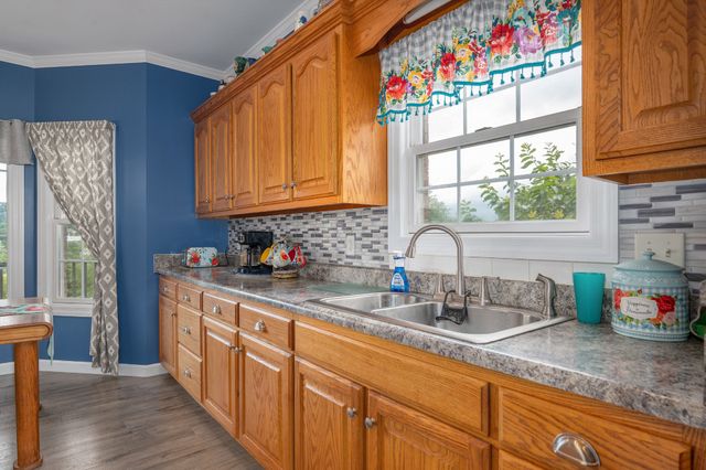 769 Happy Valley Rd, Bell Buckle, TN 37020