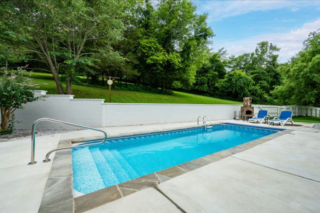 769 Happy Valley Rd, Bell Buckle, TN 37020