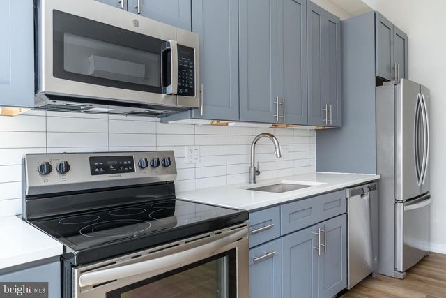 2616 W GIRARD AVE, Philadelphia, PA 19130