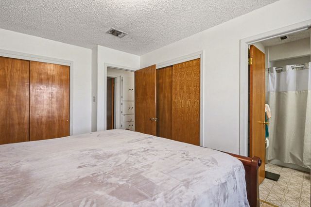 312 Oakwood Street, Azle, TX 76020