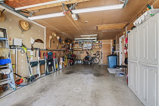 312 Oakwood Street, Azle, TX 76020