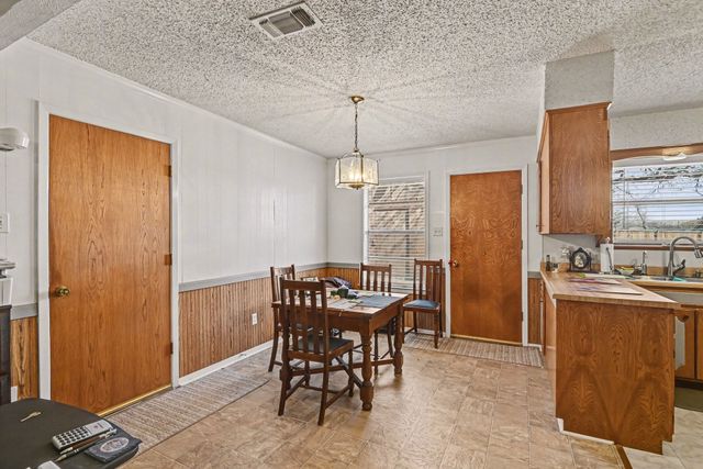 312 Oakwood Street, Azle, TX 76020