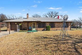 312 Oakwood Street, Azle, TX 76020