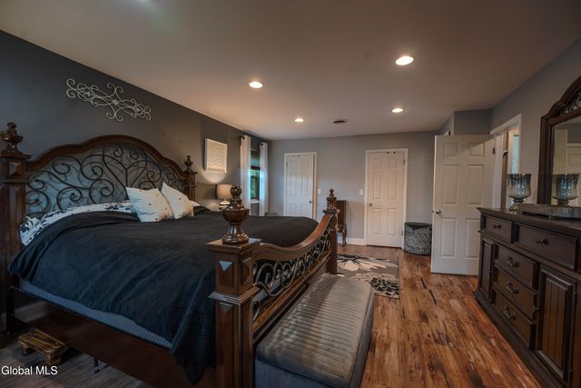 18 N Mallards, Waterford, NY 12188