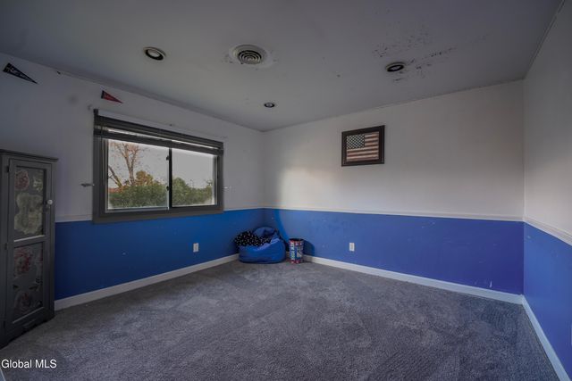 18 N Mallards, Waterford, NY 12188