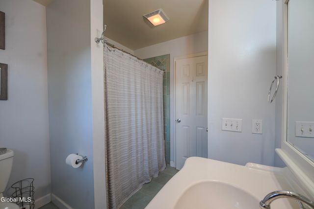 18 N Mallards, Waterford, NY 12188