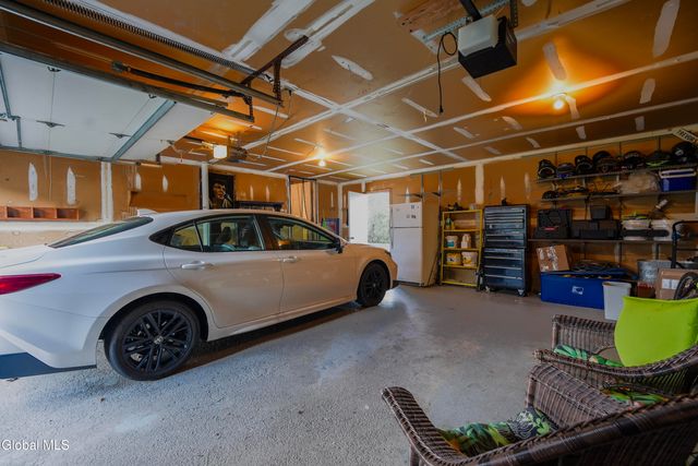 18 N Mallards, Waterford, NY 12188