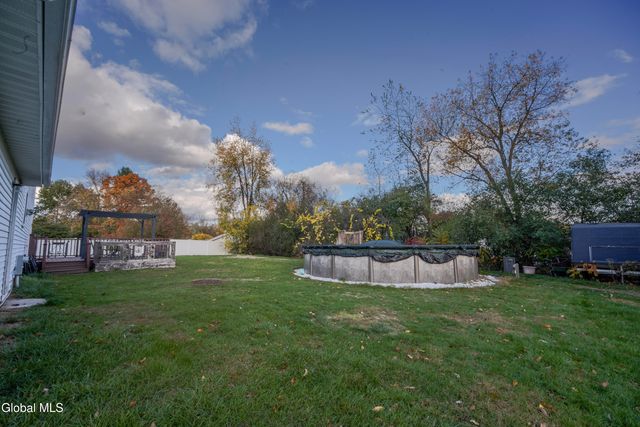 18 N Mallards, Waterford, NY 12188