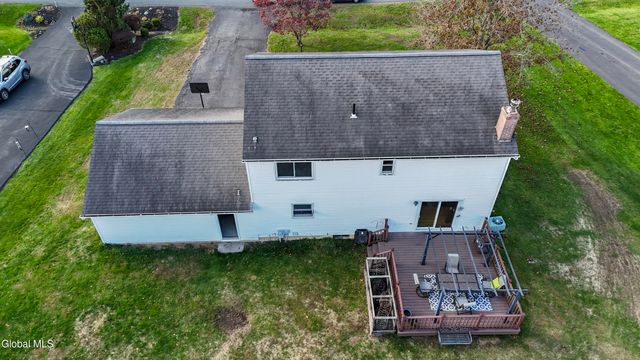 18 N Mallards, Waterford, NY 12188