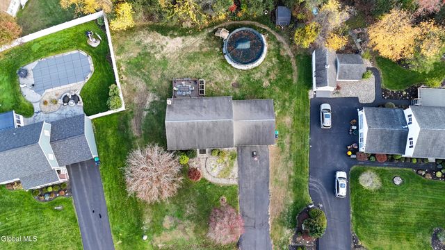 18 N Mallards, Waterford, NY 12188