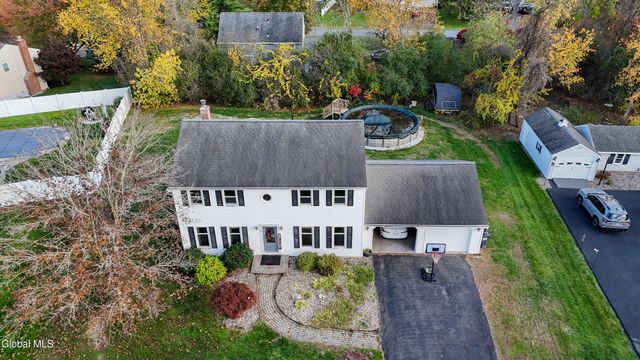 18 N Mallards, Waterford, NY 12188