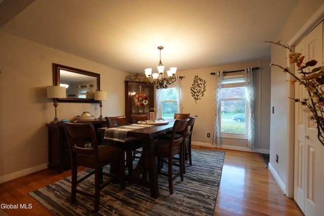 18 N Mallards, Waterford, NY 12188