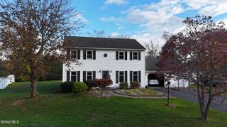 18 N Mallards, Waterford, NY 12188