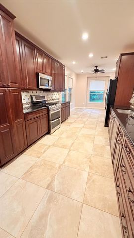 2218 Blue Rose Drive, Missouri City, TX 77459