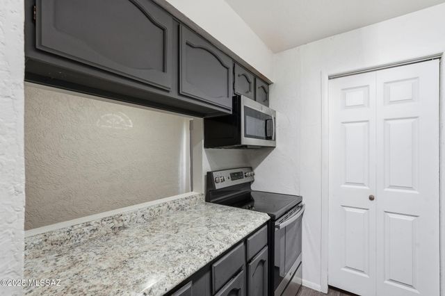 2771 W anklam Road C, Tucson, AZ 85745