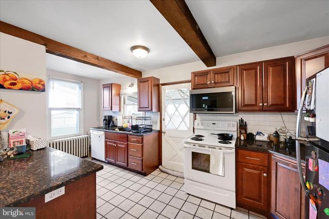 117 W FERDINAND ST, Manheim, PA 17545