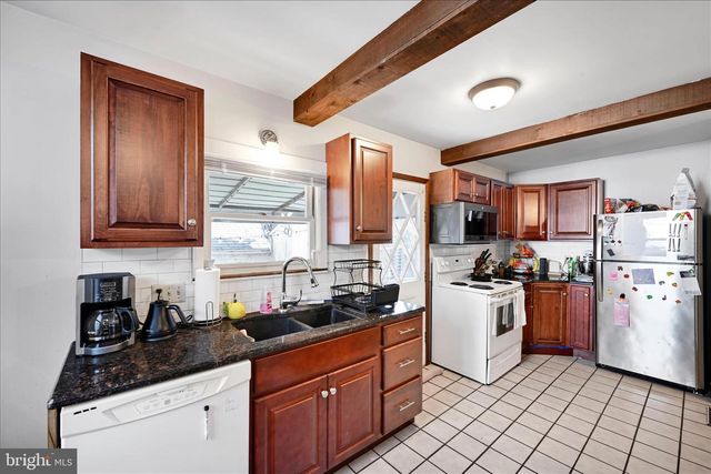 117 W FERDINAND ST, Manheim, PA 17545