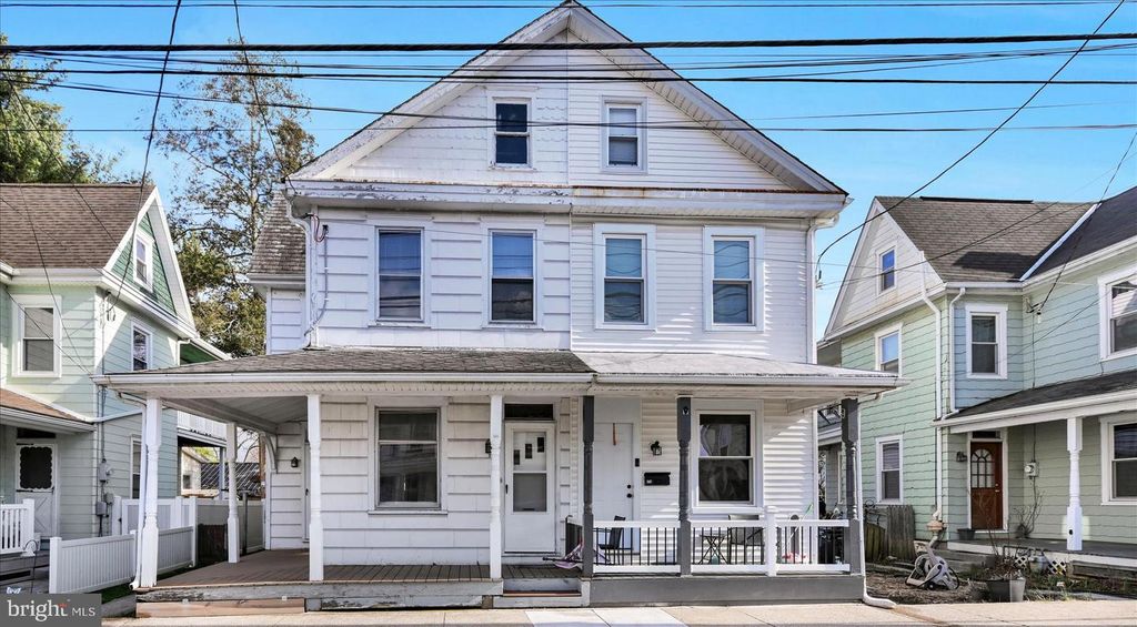 117 W FERDINAND ST, Manheim, PA 17545