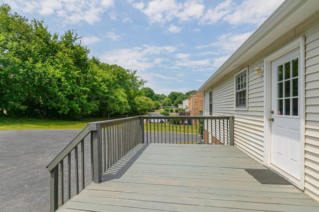 517 Woods Dr, Columbia, TN 38401