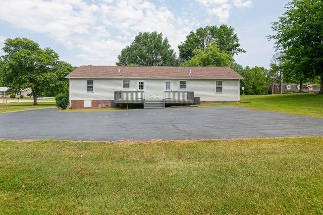 517 Woods Dr, Columbia, TN 38401