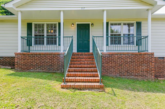 517 Woods Dr, Columbia, TN 38401