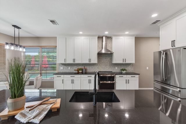 3905 Lacebark Lane, Bedford, TX 76021