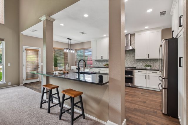 3905 Lacebark Lane, Bedford, TX 76021