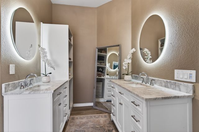 3905 Lacebark Lane, Bedford, TX 76021