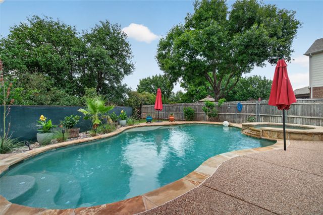 3905 Lacebark Lane, Bedford, TX 76021