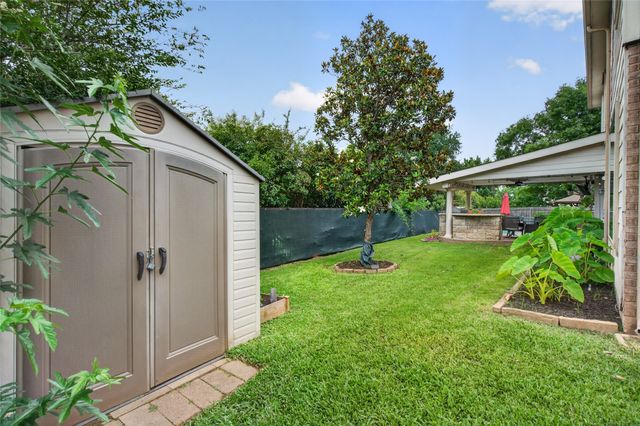 3905 Lacebark Lane, Bedford, TX 76021