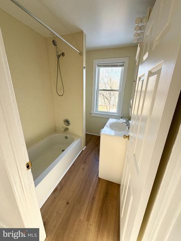 335 W BUCK ST, Paulsboro, NJ 08066